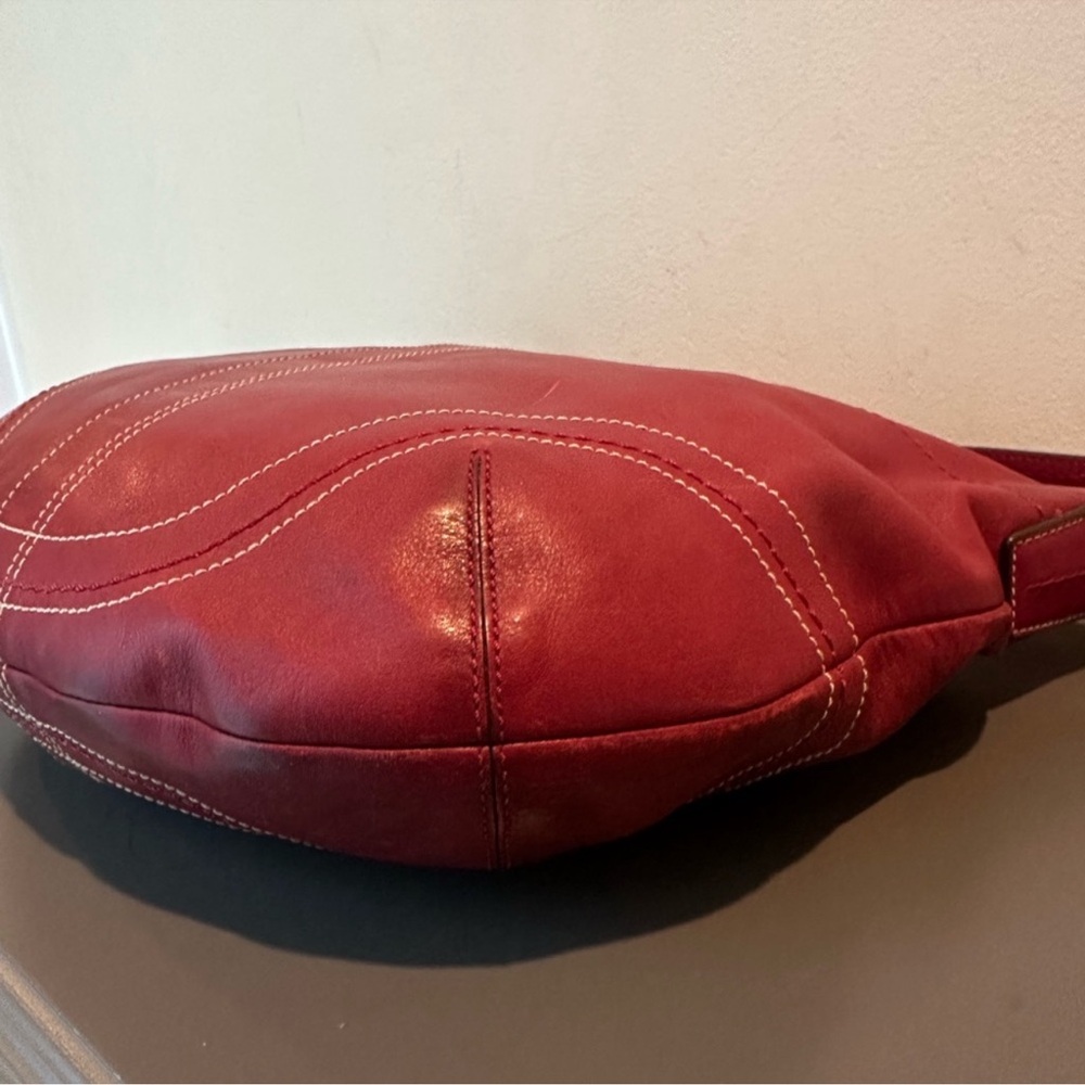 Vintage Y2K Coach Soho style F10907  Red
Leather Hobo (2007) - Picture 13 of 16